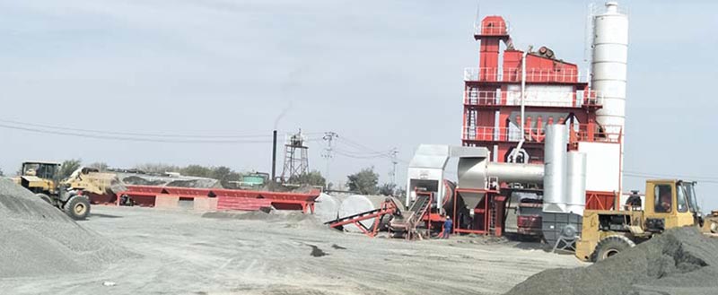asphalt mixing plant in working site