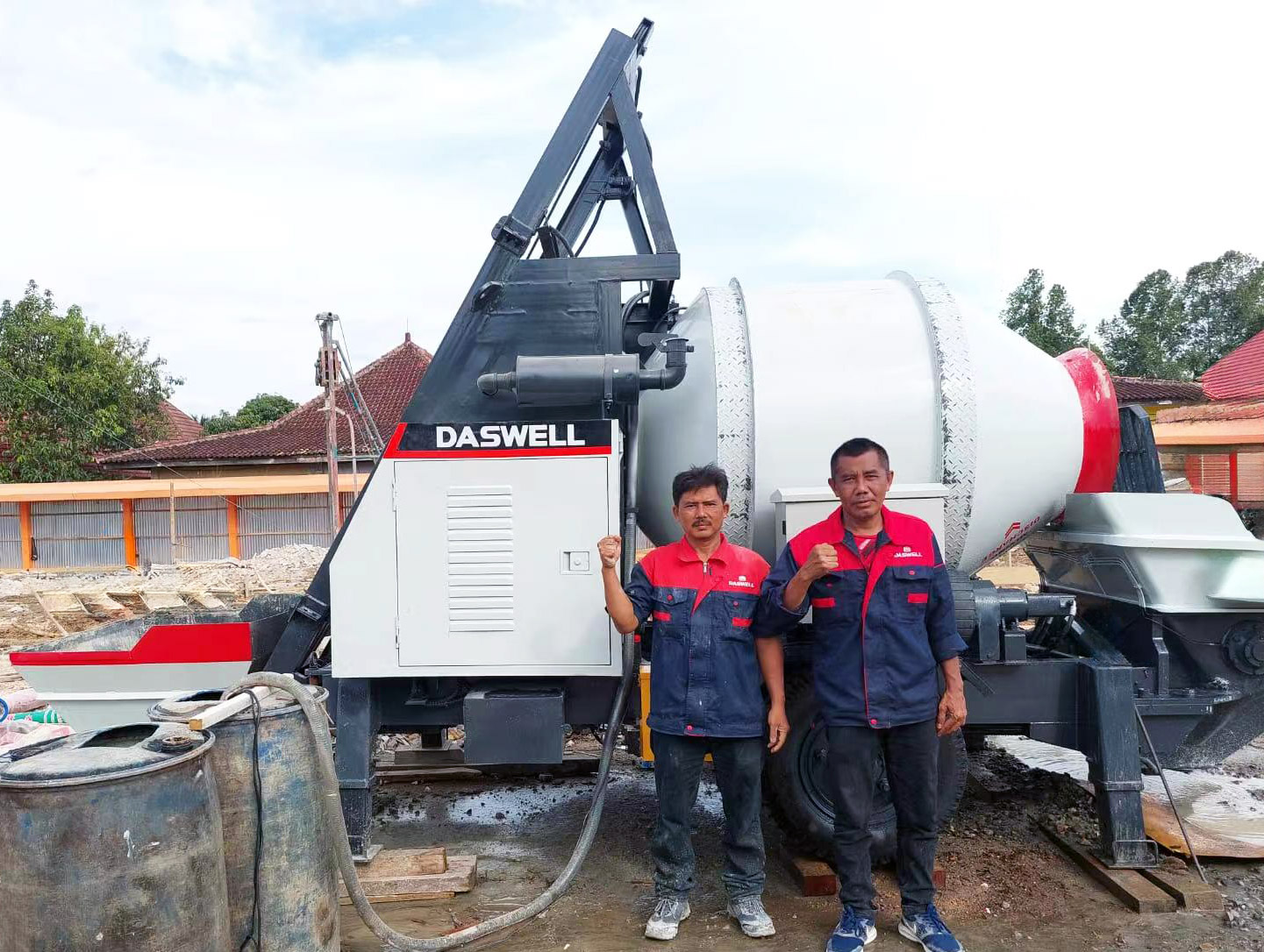 Daswell concrete mixer pump for road and building construction in attambua, indonesia 6 concrete mixer pump case