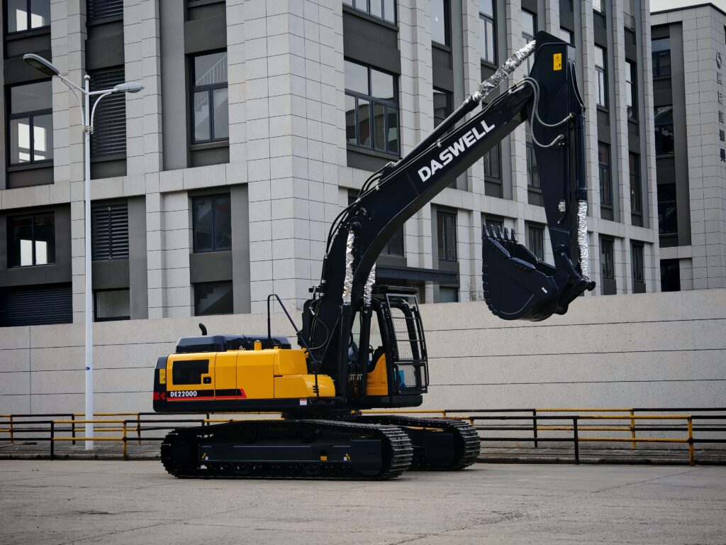Daswell 38 ton excavator exported to ecuador — powerful performance for heavy construction projects 2 微信图片 20250109163933