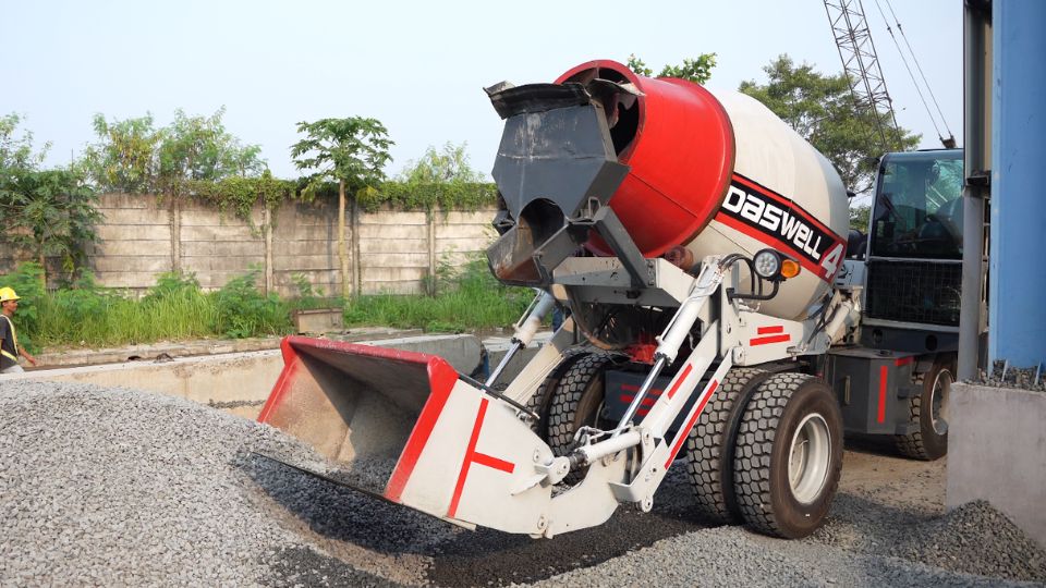 Concrete self loading mixer feeding Concrete Self Loading Mixer Feeding