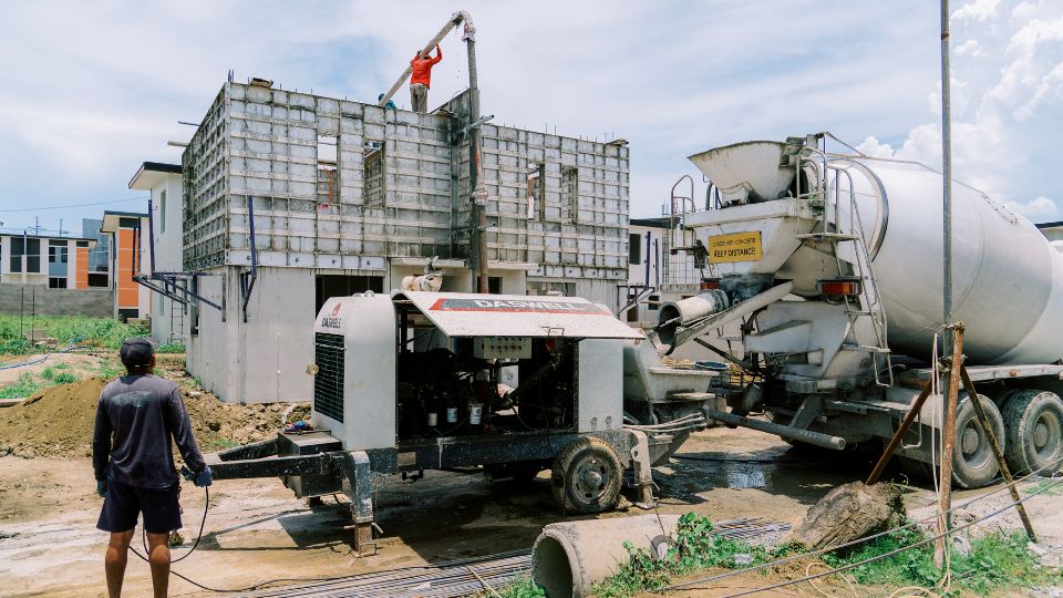 Philippine customer used a daswell trailer concrete pump for building construction, 2025 1 Why the Customer Chose a Trailer Concrete Pump